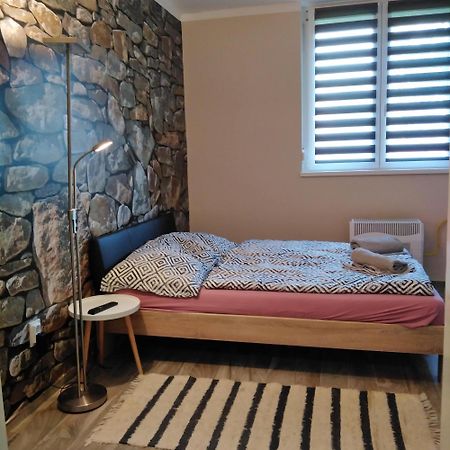 Desi Apartman Капошвар Екстер'єр фото