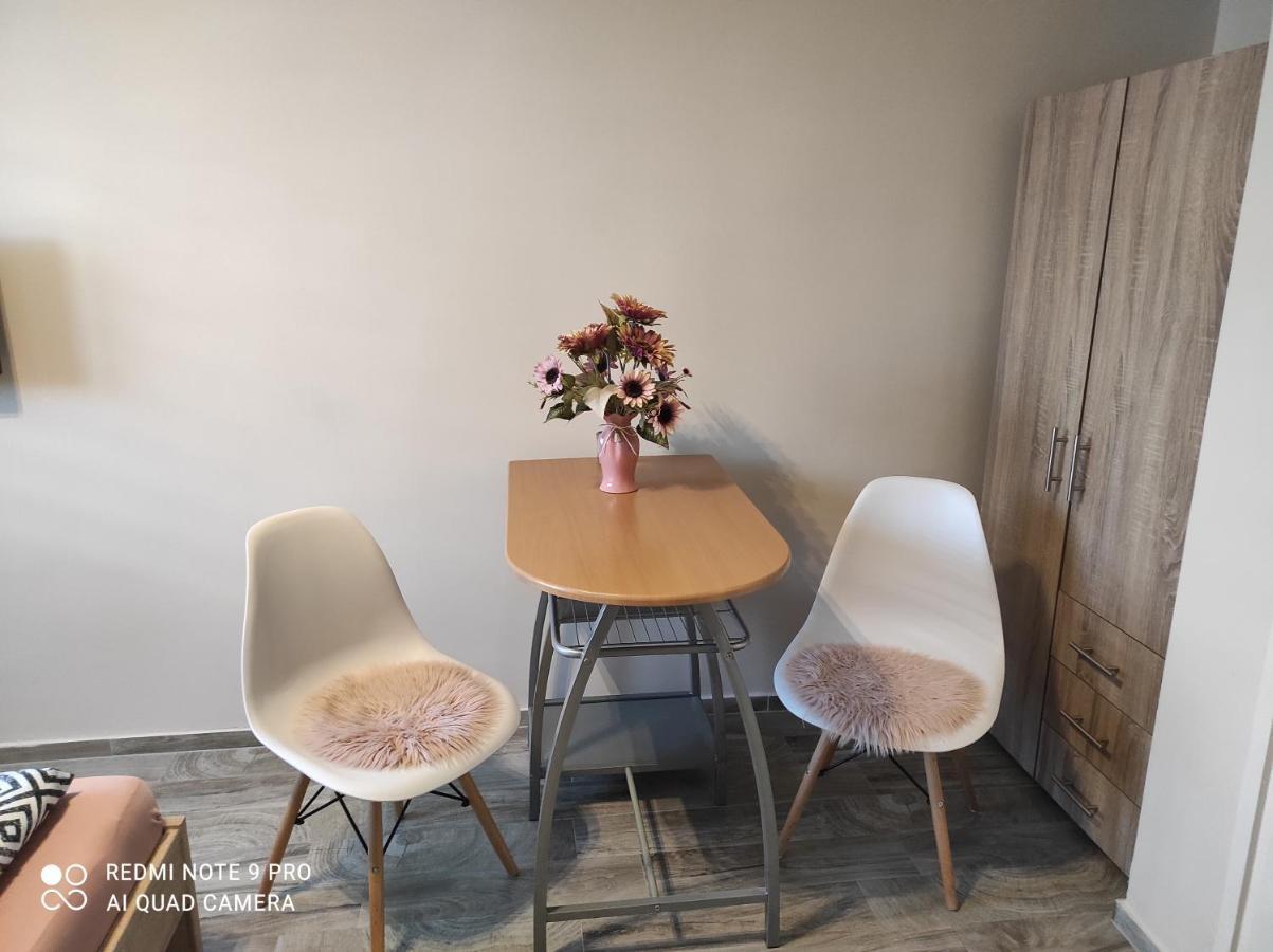 Desi Apartman Капошвар Екстер'єр фото